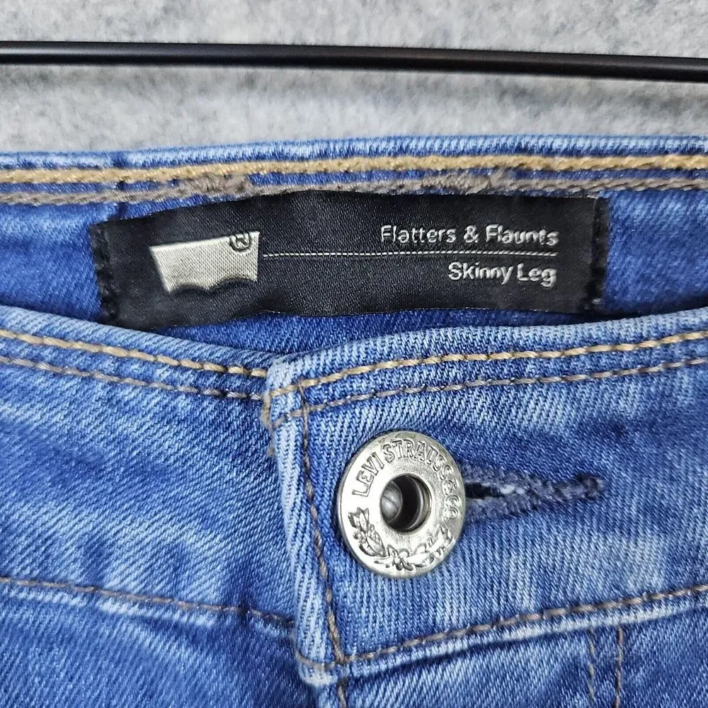 Levi Strauss Flatters & Flaunts Women's Skinny Leg 29x32 ACTUAL 30x30 Blue Jeans